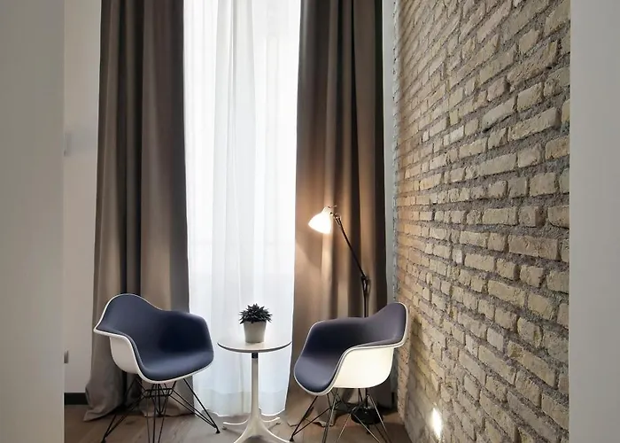 Atypical 招待所 罗马