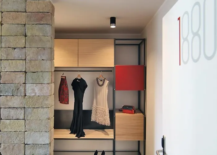 Atypical Πανσιόν