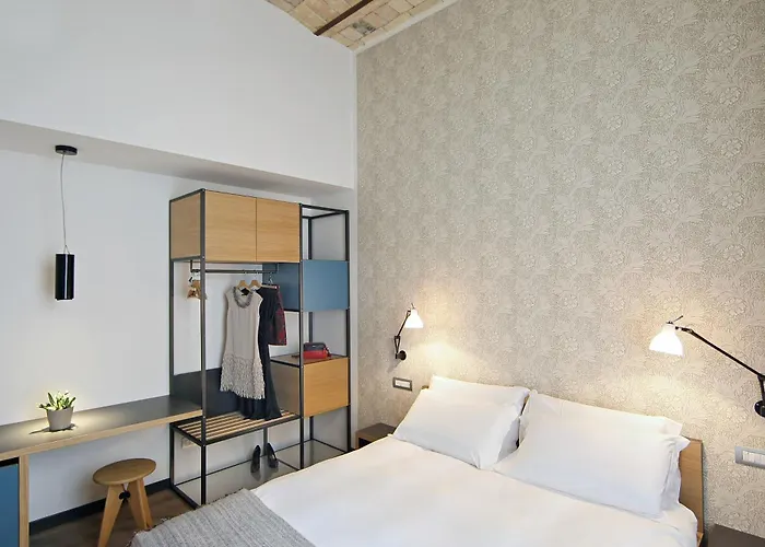 Atypical Pensión 4*