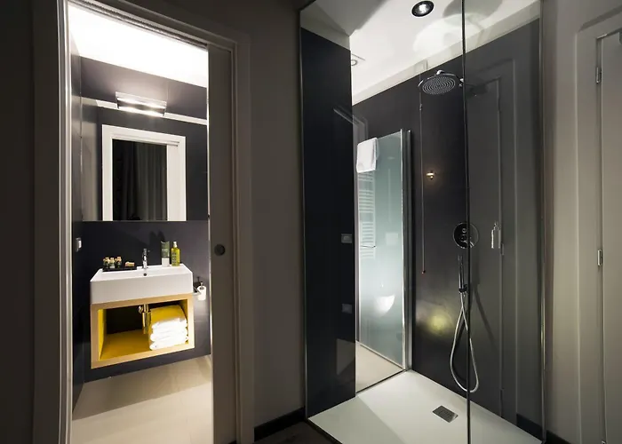 Atypical Pensión 4*